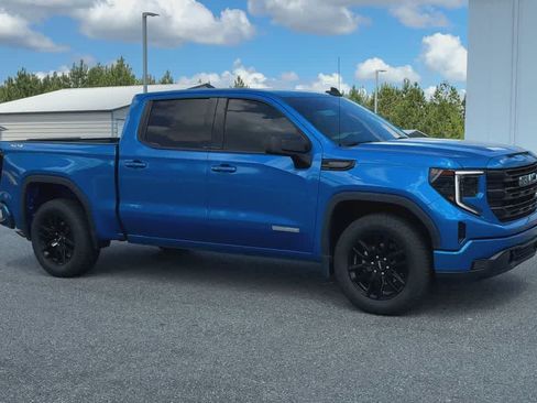 Used 2023 GMC Sierra 1500 Elevation AWD/4WD image 2