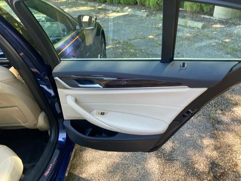 Used 2019 BMW 530i xDrive w/ Convenience Package AWD/4WD image 27