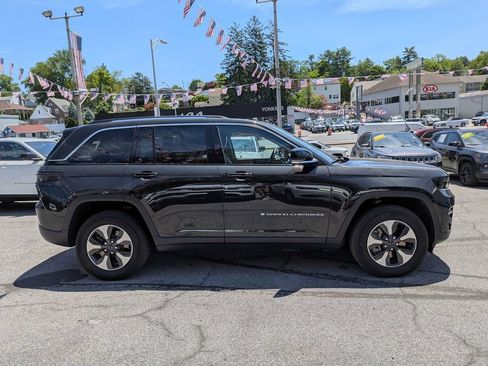 Used 2023 Jeep Grand Cherokee 4WD 4xe image 5