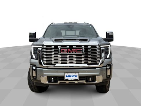 Used 2025 GMC Sierra 2500 Denali w/ Technology Package AWD/4WD image 3
