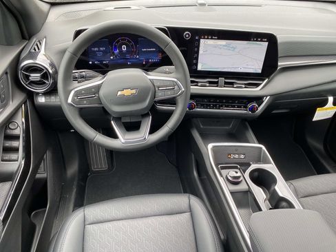 New 2026 Chevrolet Equinox LT w/ Convenience Package II AWD/4WD image 8