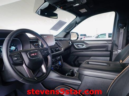 Used 2023 GMC Yukon XL AT4 w/ Technology Package image 5