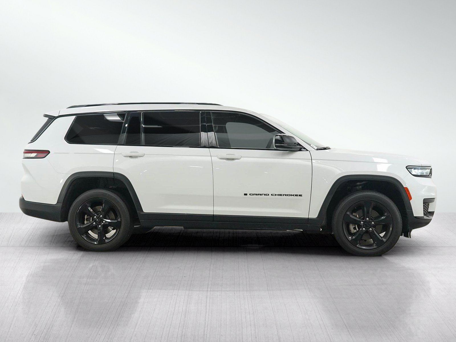 Used 2023 Jeep Grand Cherokee L Laredo AWD/4WD image 7
