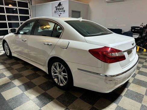 Used 2013 Hyundai Genesis 3.8 w/ Technology Pkg image 10