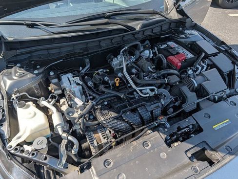 Used 2025 Nissan Altima 2.5 SV FWD image 25