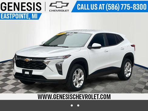 Used 2024 Chevrolet Trax LS w/ LS Convenience Package FWD image 1