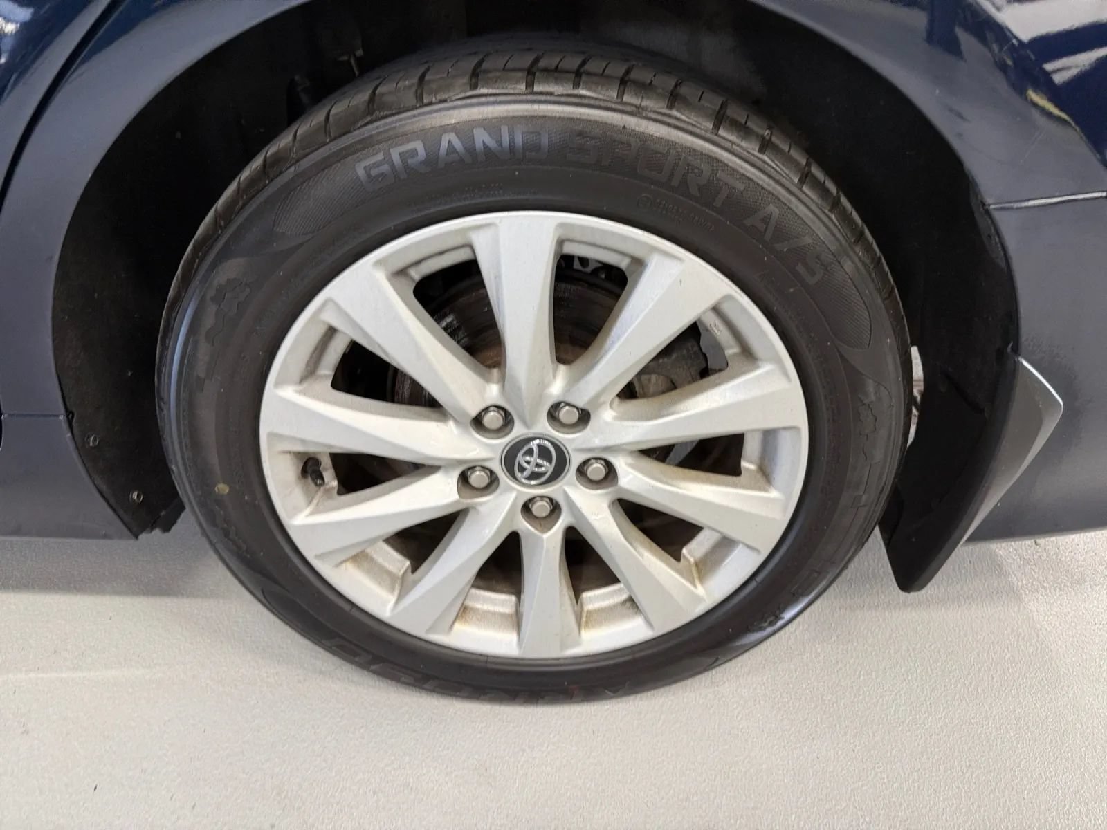 Used 2020 Toyota Camry LE FWD image 31