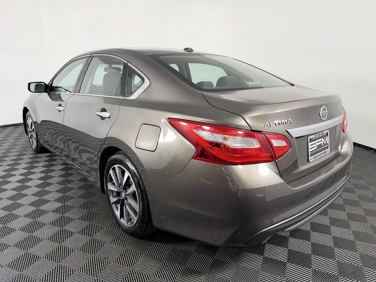 Used 2017 Nissan Altima 2.5 SV FWD image 16