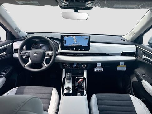 New 2026 Mitsubishi Outlander SE FWD image 24