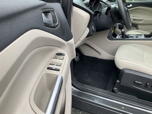 Used 2017 Ford Escape SE AWD/4WD image 21