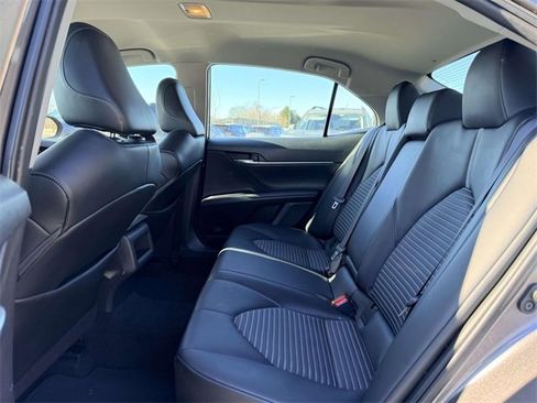Used 2022 Toyota Camry SE image 15