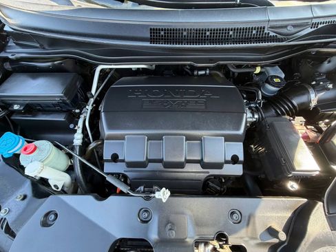 Used 2017 Honda Odyssey SE image 32