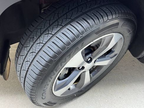 Used 2019 Jeep Cherokee Limited image 13