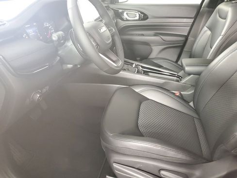 New 2026 Jeep Compass Latitude image 11