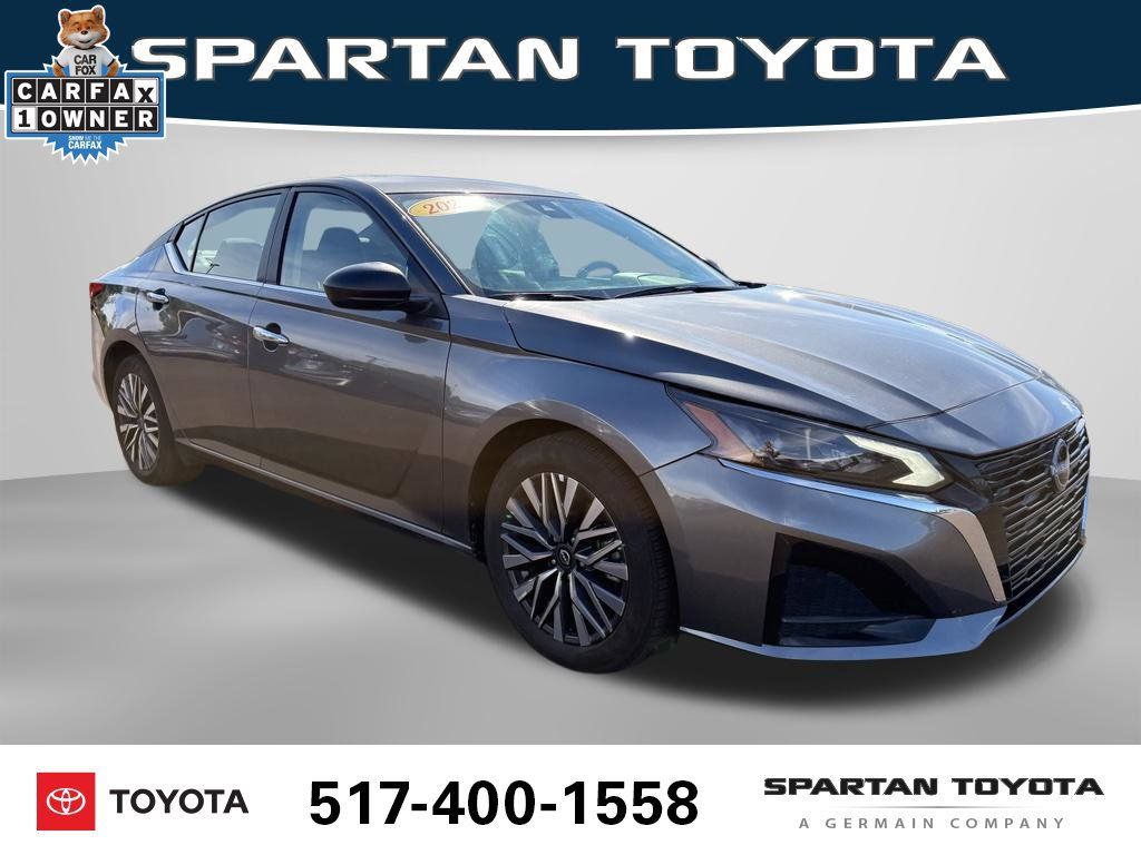 Used 2025 Nissan Altima 2.5 SV FWD image 8