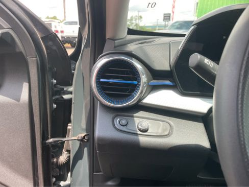 Used 2025 Chevrolet Trax LT FWD image 14