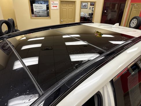 Used 2020 Toyota RAV4 Limited AWD/4WD image 5