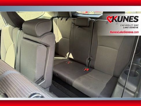 Used 2023 Toyota Highlander L image 19