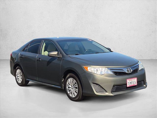 Used 2014 Toyota Camry LE FWD image 3