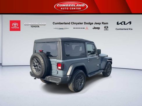 Used 2025 Jeep Wrangler Sport S image 8