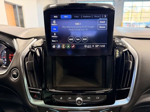 Used 2024 Chevrolet Traverse Premier image 49