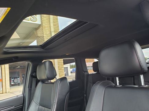 Used 2015 Jeep Grand Cherokee Limited w/ Trailer Tow Group IV image 12