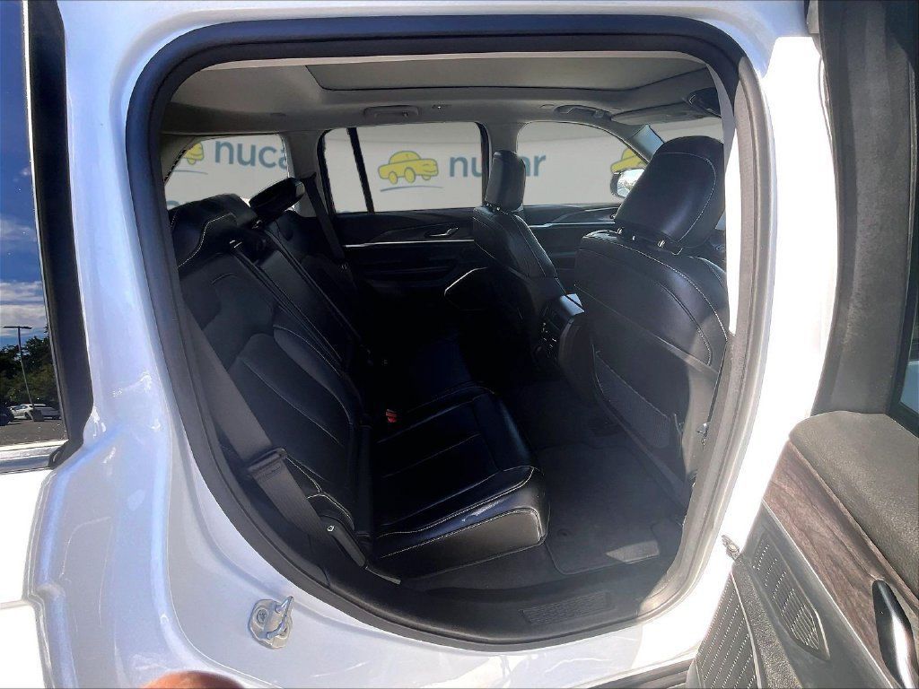 Used 2023 Jeep Grand Cherokee 4WD 4xe image 16