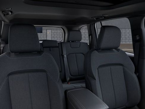 Certified 2025 Jeep Grand Cherokee Laredo X image 26