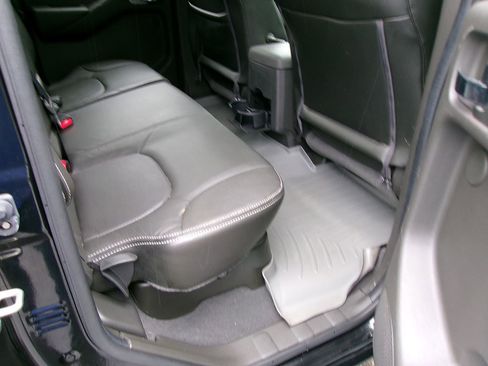 Used 2020 Nissan Frontier PRO-4X w/ Pro-4x Utility Package image 14