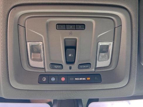 Used 2020 GMC Sierra 1500 SLT RWD image 29