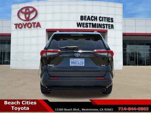 Certified 2025 Toyota RAV4 XLE FWD image 10