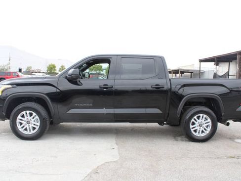 Used 2025 Toyota Tundra SR5 AWD/4WD image 10