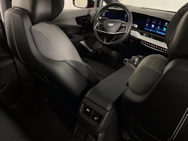 Certified 2026 Cadillac Optiq Luxury 1 w/ LPO, Floor Liner Package RWD image 28
