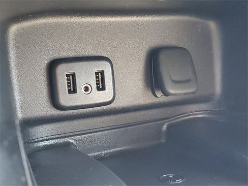 Certified 2018 Chevrolet Equinox Premier image 30