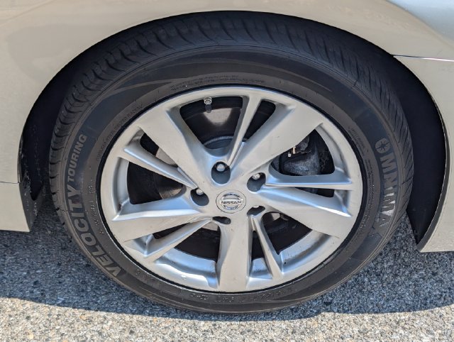 Used 2014 Nissan Altima 2.5 SV w/ Convenience Package FWD image 9
