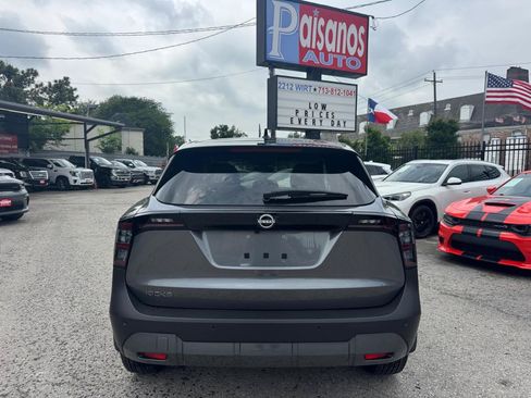 Used 2025 Nissan Kicks SV FWD image 6
