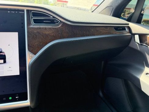 Used 2018 Tesla Model X 75D AWD/4WD image 27