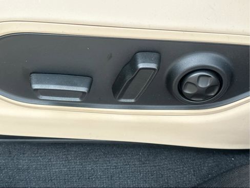 New 2025 Jeep Grand Cherokee L Limited w/ Luxury Tech Group II image 30