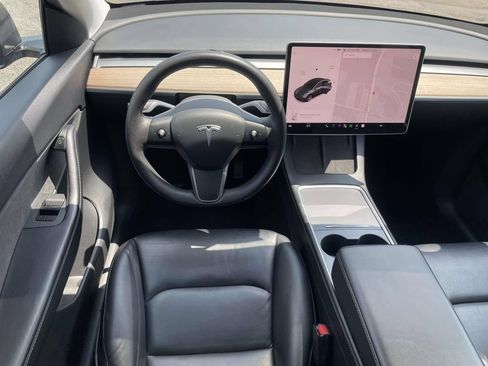 Used 2021 Tesla Model Y Long Range AWD/4WD image 13