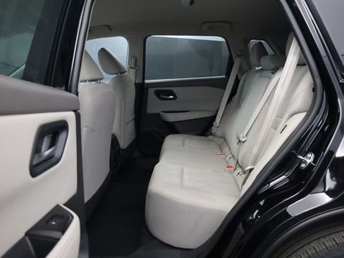 Used 2025 Nissan Rogue SV image 23