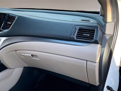 Used 2021 Honda Pilot EX image 24