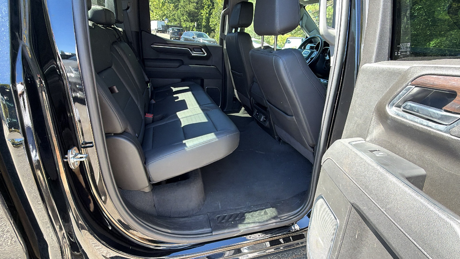 Used 2025 GMC Sierra 1500 SLT AWD/4WD image 21