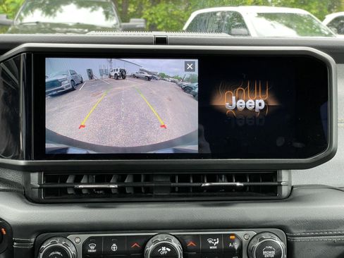 Used 2024 Jeep Wrangler Unlimited Sahara AWD/4WD image 25