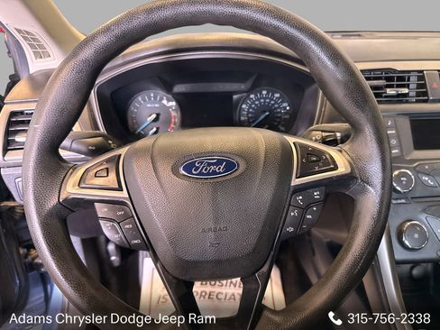 Used 2018 Ford Fusion SE FWD image 14