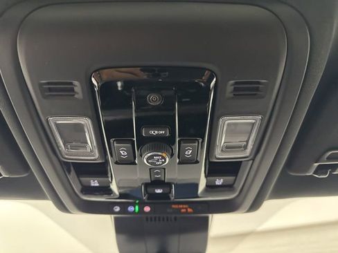 New 2026 Chevrolet Suburban Z71 w/ Z71 Off-Road Package AWD/4WD image 22