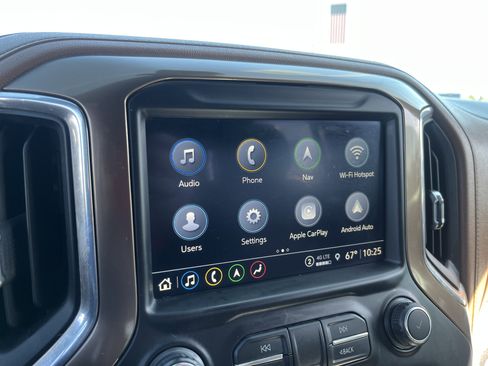 Used 2021 Chevrolet Silverado 1500 High Country w/ Technology Package image 24