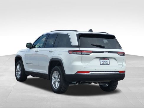 New 2026 Jeep Grand Cherokee Laredo image 5