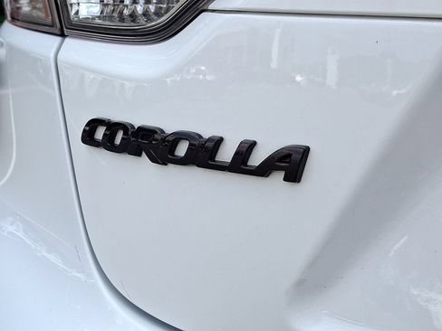 Used 2024 Toyota Corolla SE w/ SE Premium Package FWD image 30
