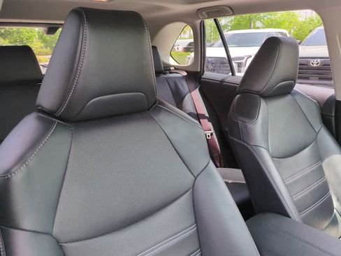 Certified 2021 Toyota RAV4 Limited AWD/4WD image 7