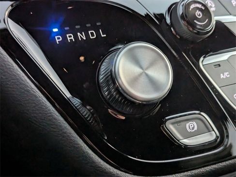 New 2026 Chrysler Pacifica Select image 16